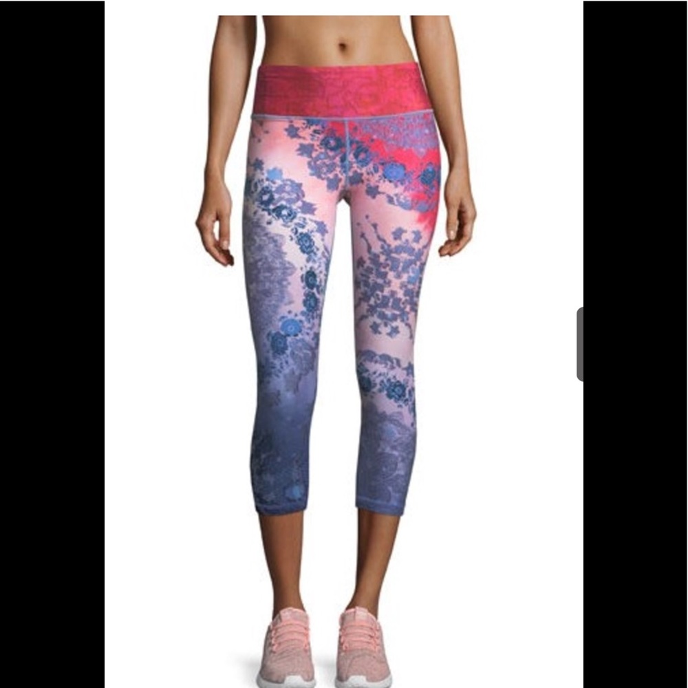 Nanette Lepore Meditation Smooth Capri Leggings